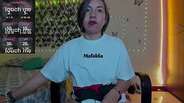 Snapshot of Lady_breaks_hearts chatting on September 14, 2025, 10:03 am Lady breaks hearts online show from September 14, 2025, 10:03 am