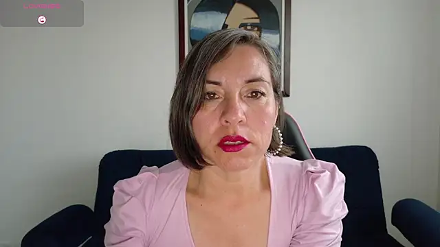 Lady breaks hearts online show from December 4, 2025, 10:29 pm