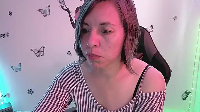 Lady breaks hearts online show from March 11, 2026, 12:44 pm