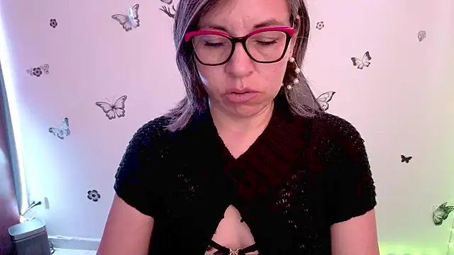 Lady breaks hearts online show from April 27, 2026, 1:20 pm