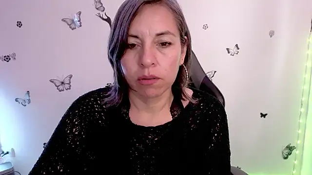 Lady breaks hearts online show from May 4, 2026, 2:02 pm