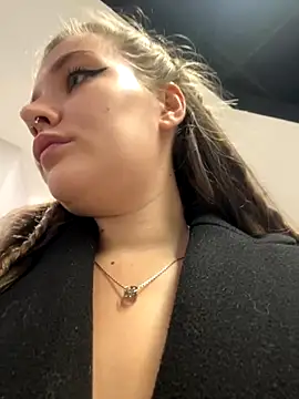 Holy Tereza online show from November 9, 2025, 3:43 pm