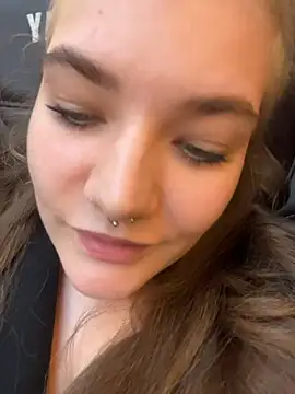 Snapshot of Holy_Tereza chatting on May 22, 2026, 4:01 pm Holy Tereza online show from May 22, 2026, 4:01 pm