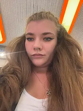 Snapshot of Holy_Tereza chatting on July 15, 2026, 3:39 pm Holy Tereza online show from July 15, 2026, 3:39 pm