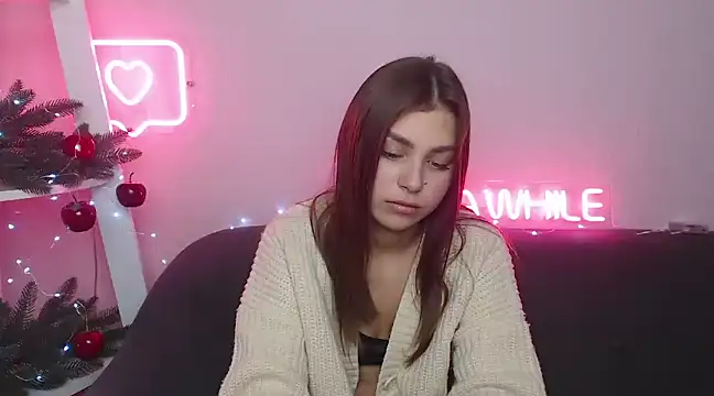 MilanaAngelAs online show from December 14, 2024, 5:47 pm