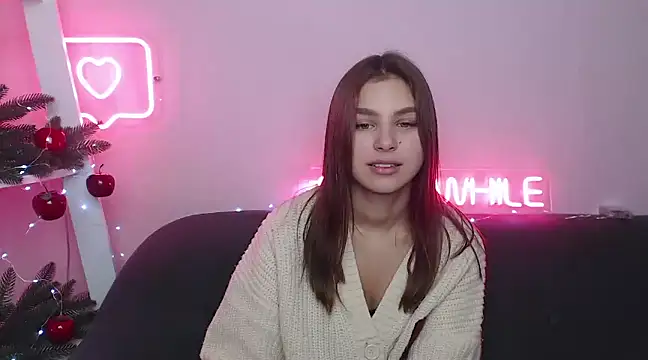 MilanaAngelAs online show from December 15, 2024, 10:50 am