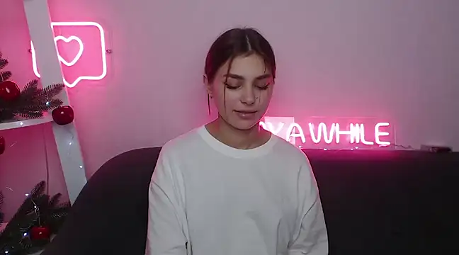 MilanaAngelAs online show from December 16, 2024, 8:41 am