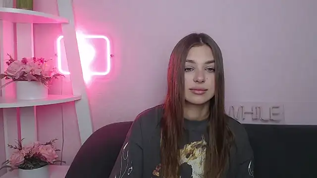 MilanaAngelAs online show from December 19, 2025, 5:47 am