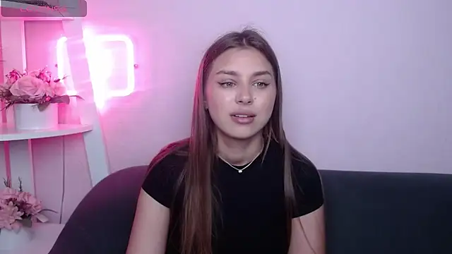 MilanaAngelAs online show from June 11, 2026, 4:43 am
