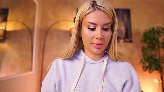 Snapshot of EvaZane chatting on February 27, 2026, 9:15 pm EvaZane online show from February 27, 2026, 9:15 pm