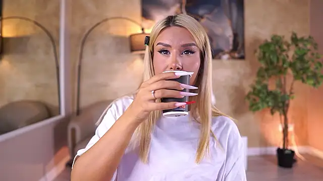 Snapshot of EvaZane chatting on March 13, 2026, 8:48 pm EvaZane online show from March 13, 2026, 8:48 pm