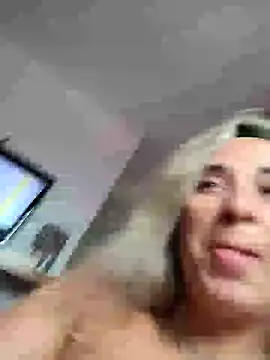 Snapshot of annamell chatting on January 6, 2025, 10:35 am annamell online show from January 6, 2025, 10:35 am