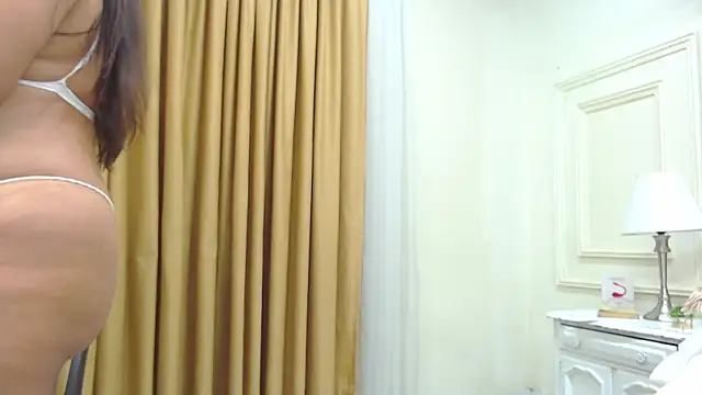Snapshot of MiaCallie chatting on January 28, 2025, 10:34 pm MiaCallie online show from January 28, 2025, 10:34 pm