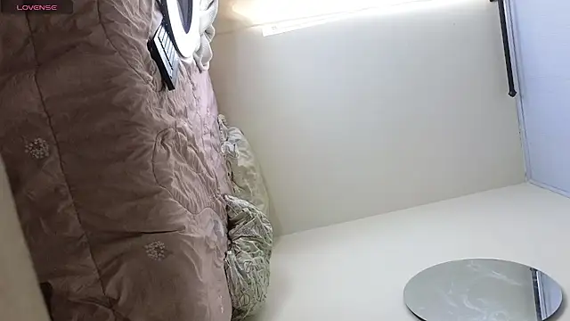 Snapshot of ViolettaSummer chatting on October 4, 2025, 5:33 pm ViolettaSummer online show from October 4, 2025, 5:33 pm