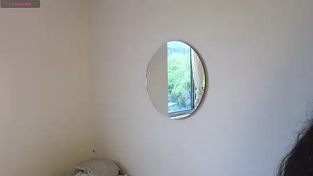 Snapshot of ViolettaSummer chatting on October 10, 2025, 1:32 pm ViolettaSummer online show from October 10, 2025, 1:32 pm