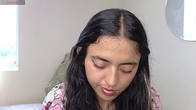 Snapshot of ViolettaSummer chatting on October 12, 2025, 5:12 pm ViolettaSummer online show from October 12, 2025, 5:12 pm