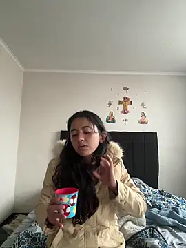 ViolettaSummer online show from June 10, 2026, 1:21 pm