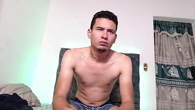 Snapshot of brandon_a_collin chatting on December 21, 2024, 11:24 pm brandon a collin online show from December 21, 2024, 11:24 pm
