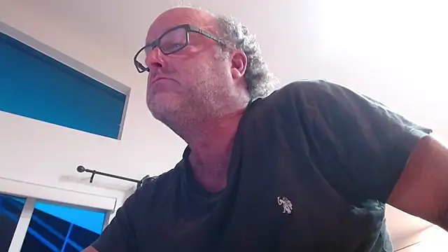 Walkingboots online show from October 2, 2025, 8:32 am