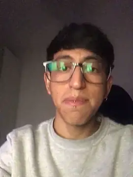 modelo180 online show from March 18, 2025, 12:38 am