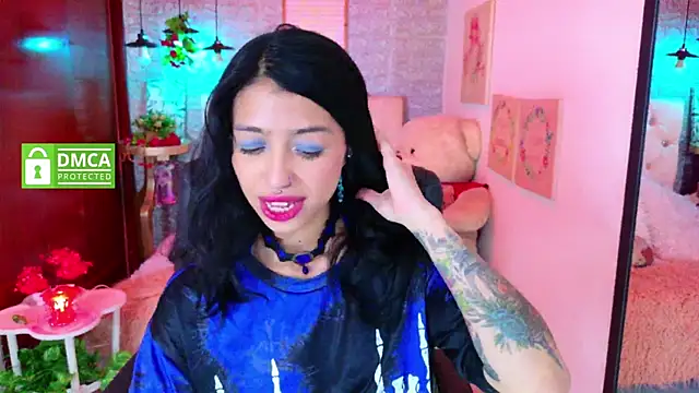 Snapshot of REDHOTTER_ chatting on September 22, 2025, 8:00 pm REDHOTTER online show from September 22, 2025, 8:00 pm