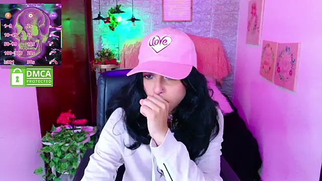 Snapshot of REDHOTTER_ chatting on September 23, 2025, 8:01 pm REDHOTTER online show from September 23, 2025, 8:01 pm