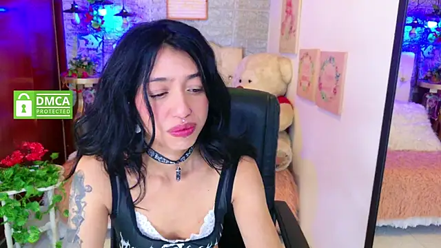 Snapshot of REDHOTTER_ chatting on September 24, 2025, 8:01 pm REDHOTTER online show from September 24, 2025, 8:01 pm