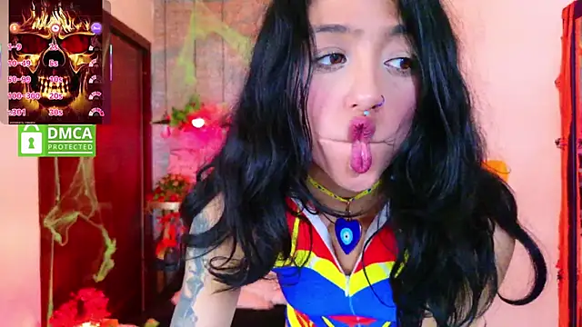 Snapshot of REDHOTTER_ chatting on October 2, 2025, 8:05 pm REDHOTTER online show from October 2, 2025, 8:05 pm