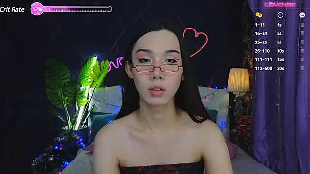 Snapshot of Kaia_Sunshine_Mia chatting on December 9, 2024, 10:52 pm Kaia Sunshine Mia online show from December 9, 2024, 10:52 pm