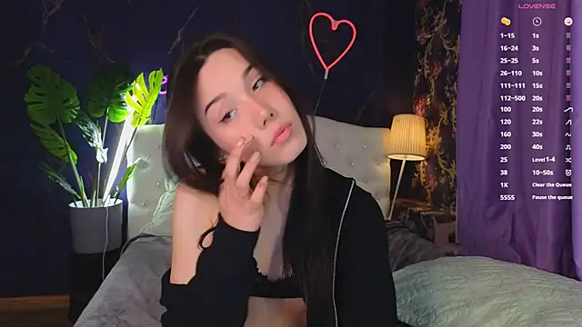 Snapshot of Kaia_Sunshine_Mia chatting on March 10, 2025, 6:12 pm Kaia Sunshine Mia online show from March 10, 2025, 6:12 pm