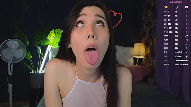 Snapshot of Kaia_Sunshine_Mia chatting on March 14, 2025, 4:40 pm Kaia Sunshine Mia online show from March 14, 2025, 4:40 pm