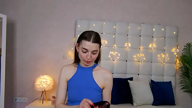 NicoleRosss online show from January 7, 2025, 4:27 pm