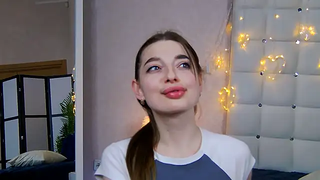 NicoleRosss online show from January 10, 2025, 6:49 pm