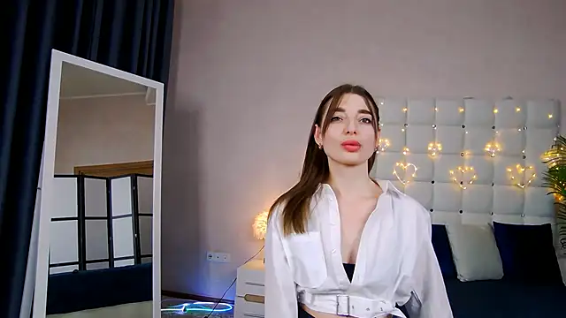 NicoleRosss online show from January 30, 2025, 2:58 pm