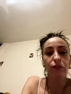 Snapshot of Kenzachiennee chatting on September 21, 2025, 9:05 pm Kenzachiennee online show from September 21, 2025, 9:05 pm