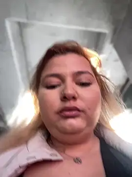 Snapshot of AllysonK chatting on December 15, 2024, 12:28 pm AllysonK online show from December 15, 2024, 12:28 pm