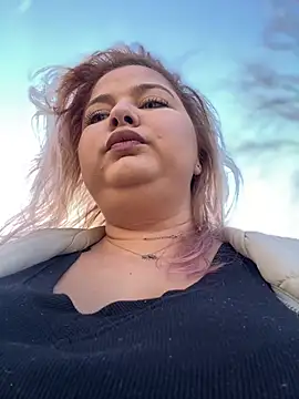 Snapshot of AllysonK chatting on December 18, 2024, 9:36 am AllysonK online show from December 18, 2024, 9:36 am