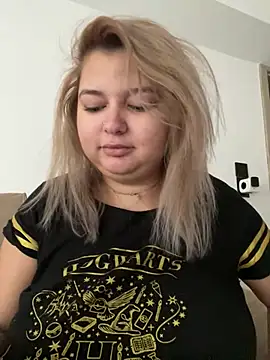 Snapshot of AllysonK chatting on December 29, 2024, 10:12 am AllysonK online show from December 29, 2024, 10:12 am