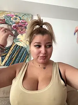 Snapshot of AllysonK chatting on January 19, 2025, 12:28 pm AllysonK online show from January 19, 2025, 12:28 pm