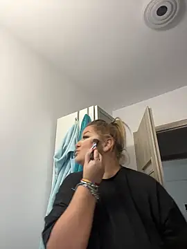 Snapshot of AllysonK chatting on January 21, 2025, 8:52 am AllysonK online show from January 21, 2025, 8:52 am