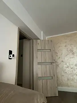 Snapshot of AllysonK chatting on February 6, 2025, 12:37 pm AllysonK online show from February 6, 2025, 12:37 pm