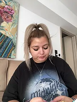 Snapshot of AllysonK chatting on February 23, 2025, 11:33 am AllysonK online show from February 23, 2025, 11:33 am