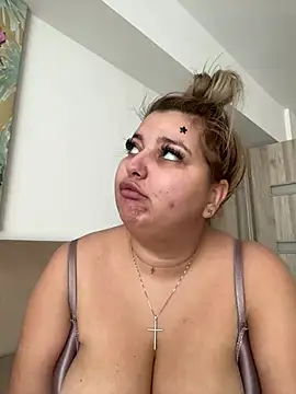 Snapshot of AllysonK chatting on March 7, 2025, 12:34 pm AllysonK online show from March 7, 2025, 12:34 pm