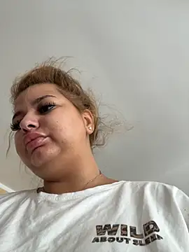 Snapshot of AllysonK chatting on September 9, 2025, 10:37 am AllysonK online show from September 9, 2025, 10:37 am