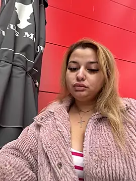 Snapshot of AllysonK chatting on October 27, 2025, 10:19 am AllysonK online show from October 27, 2025, 10:19 am