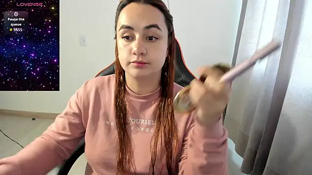 maryluna95 online show from November 19, 2025, 7:36 pm