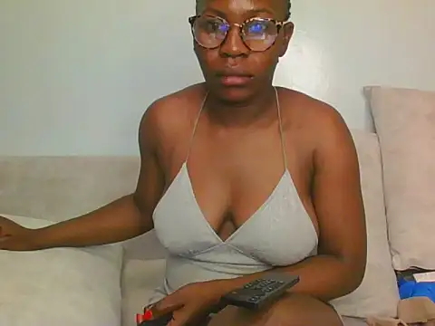 lisaa544 online show from July 18, 2026, 3:44 am