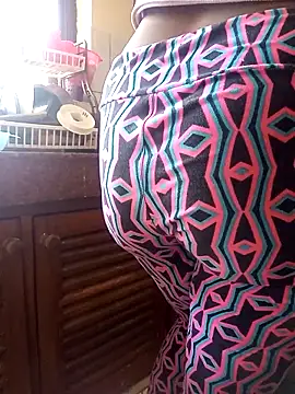 Snapshot of zainabsmile chatting on October 25, 2025, 9:39 am zainabsmile online show from October 25, 2025, 9:39 am