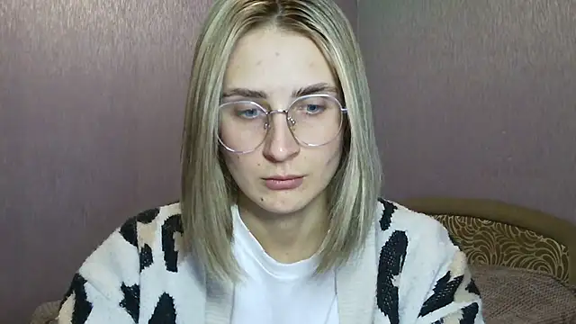Snapshot of Jessie_August chatting on December 13, 2024, 4:49 pm Jessie August online show from December 13, 2024, 4:49 pm