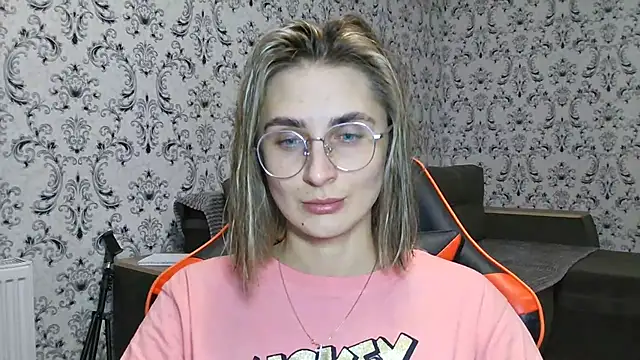 Snapshot of Jessie_August chatting on January 13, 2025, 8:48 pm Jessie August online show from January 13, 2025, 8:48 pm